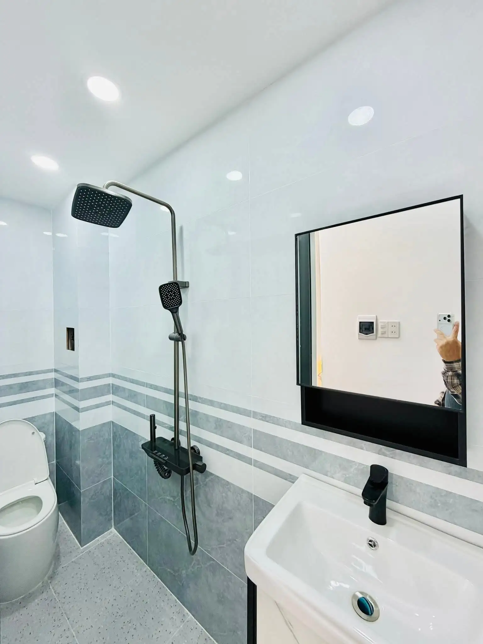 Alternative view of Bán nhà đẹp Full Nội Thất gần Công Viên Làng Hoa Lê Văn Thọ