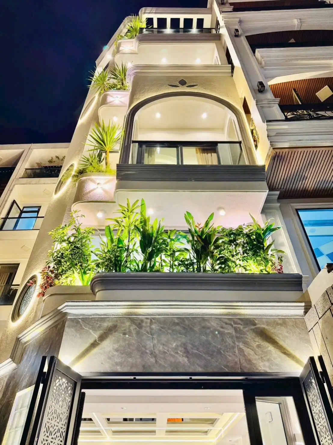 Bán nhà phố có thang máy ngay chợ Gò Vấp