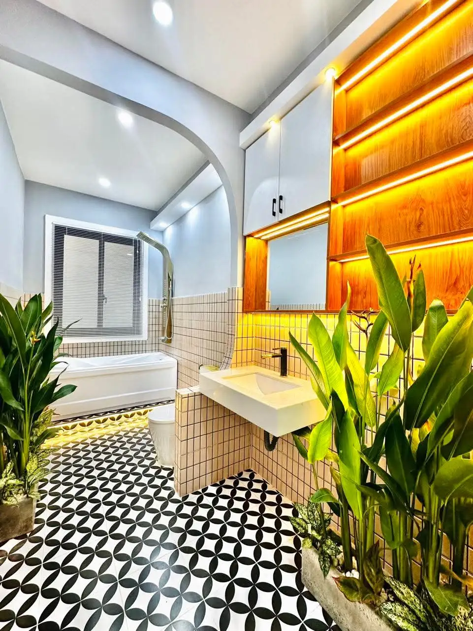 Sát mặt tiền hẻm xe hơi trệt lửng 2 lầu - Ảnh 16