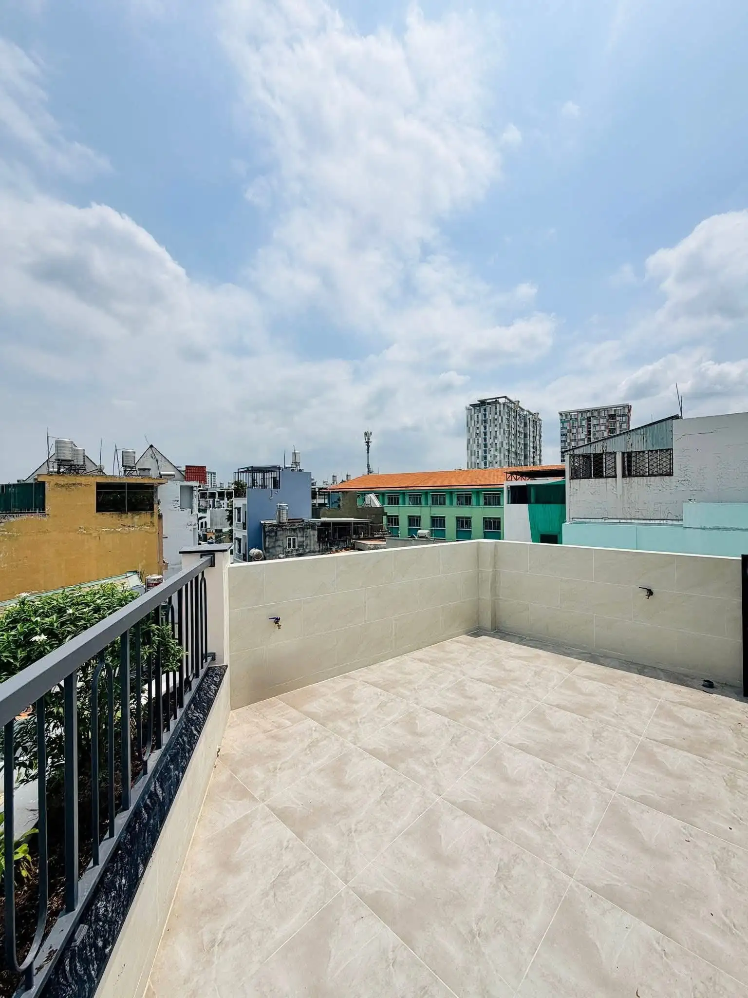 Alternative view of Bề ngang khủng full nội thất xây mới An Hội Tây