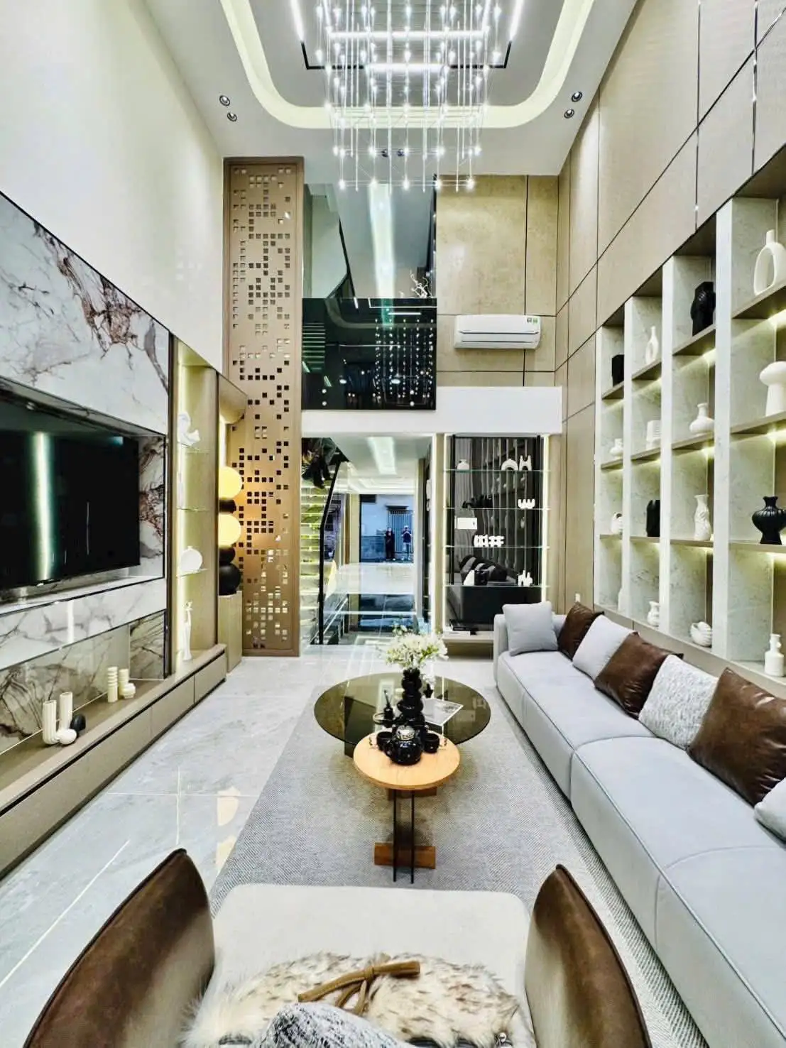Cực phẩm mang tên Luxury Thang Máy Full nội thất 13,5 tỷ - Ảnh 4