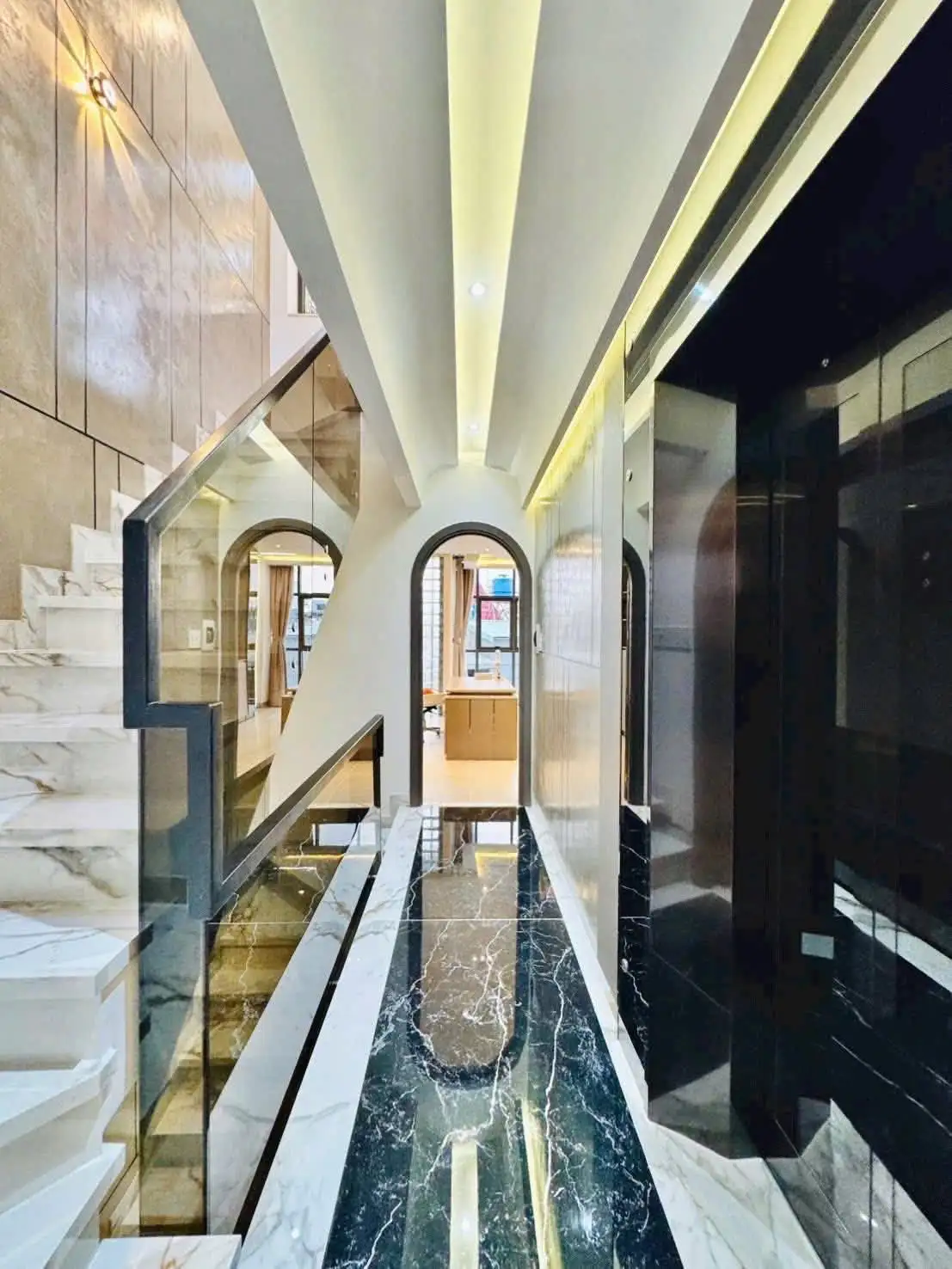 Cực phẩm mang tên Luxury Thang Máy Full nội thất 13,5 tỷ - Ảnh 28