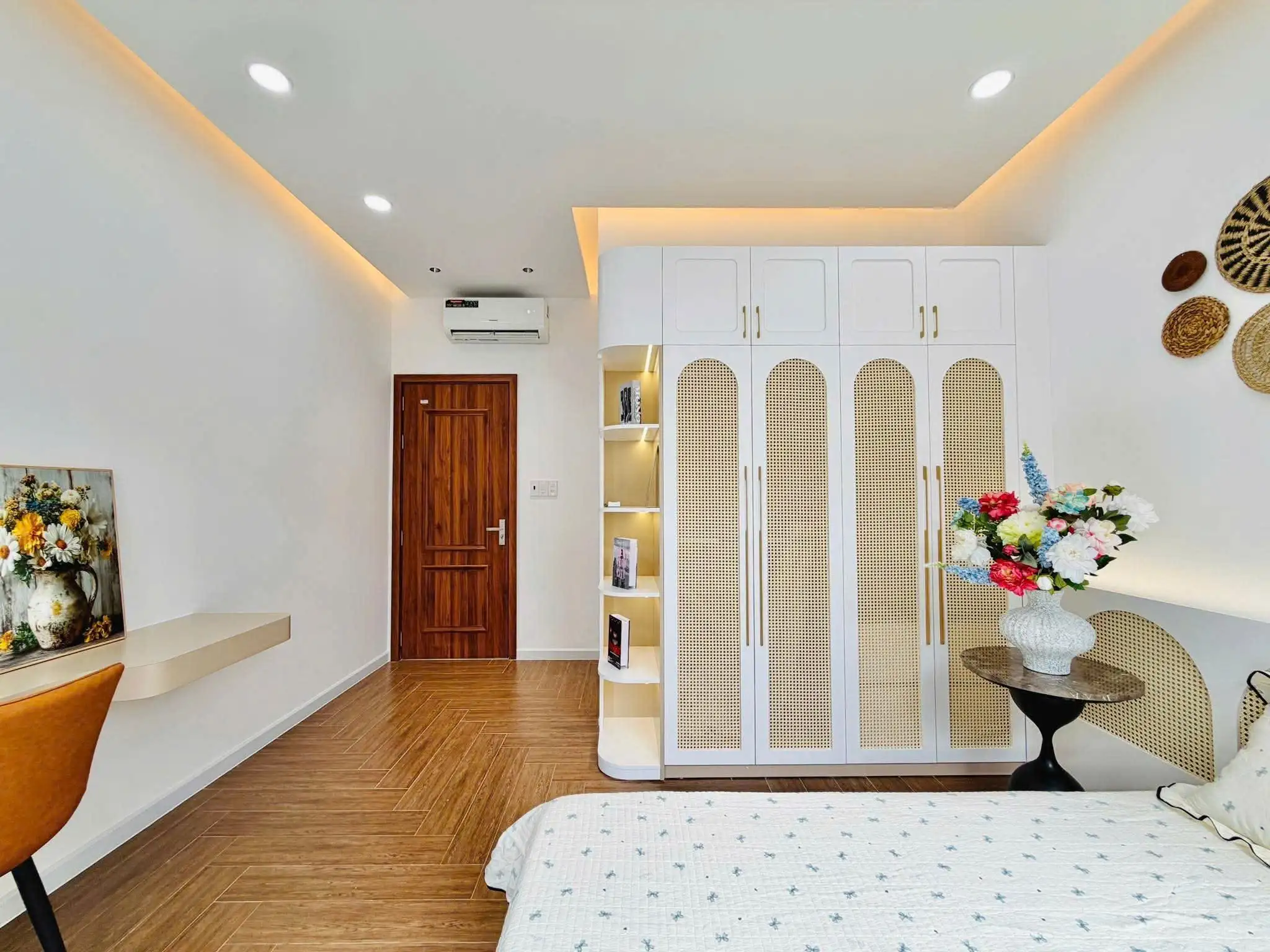 Nhà 2 mặt hẻm thông thoáng Full nội thất - Ảnh 3