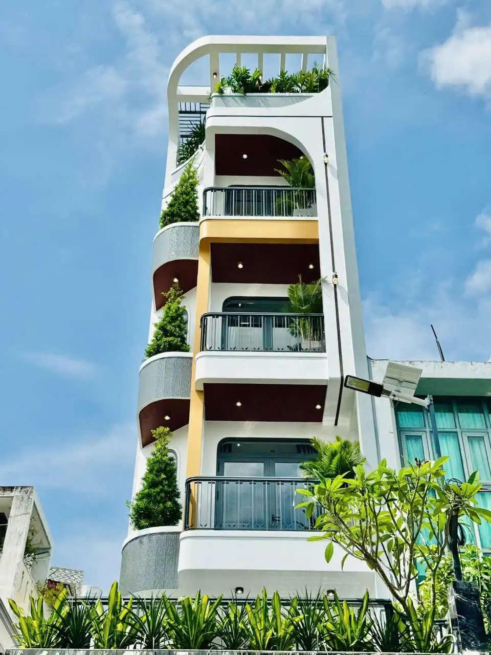 Alternative view of Mặt tiền đường số mới Full nội thất 14.x Thang máy