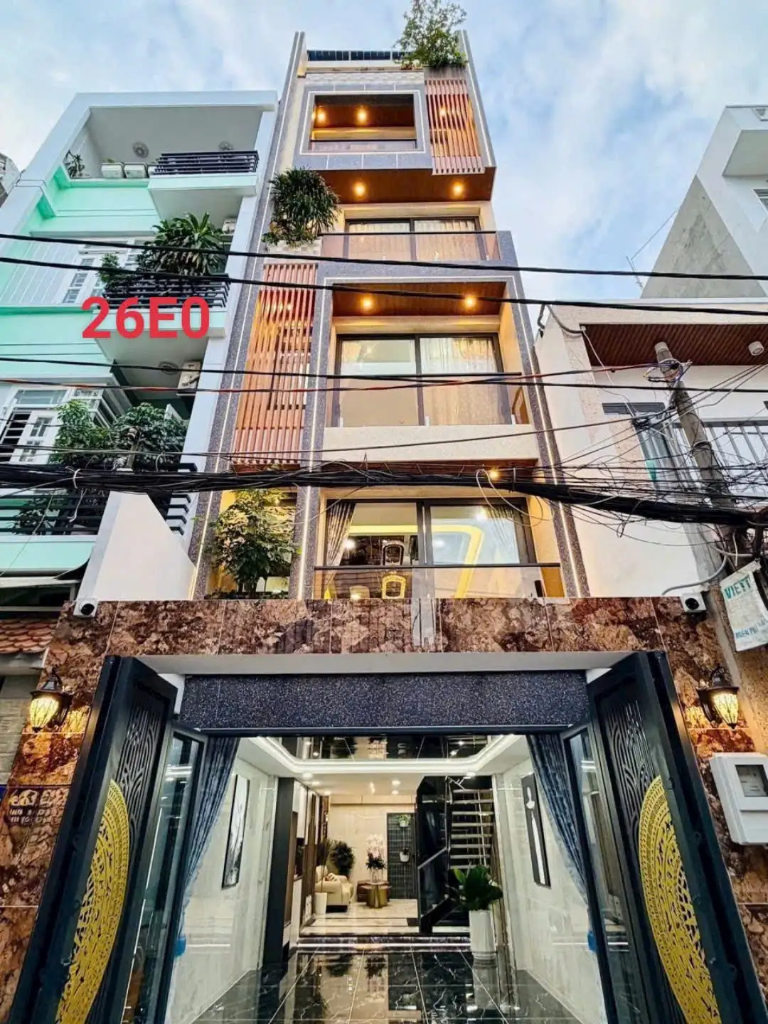 Alternative view of Chân dài Thang Máy 13,x Full nội thất p12 cũ