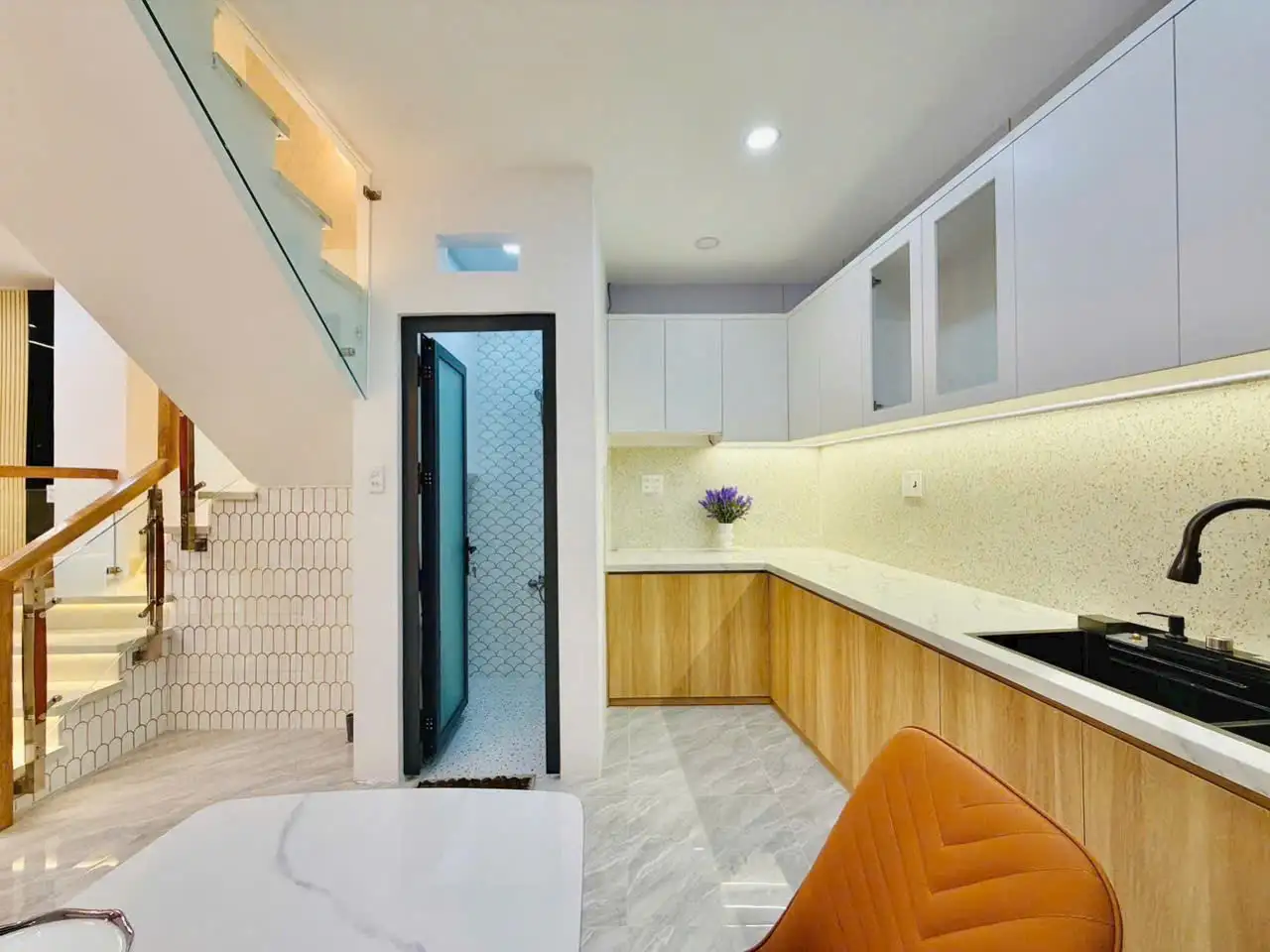 Bán nhà mới đẹp nội thất 4,x gần ngã 5 GV - Ảnh 8