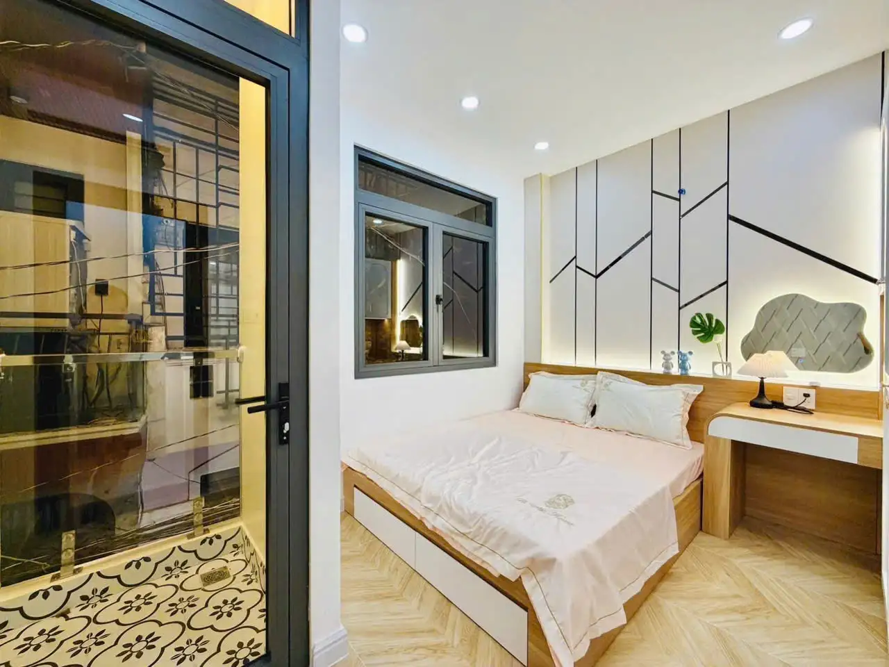 Bán nhà mới đẹp nội thất 4,x gần ngã 5 GV - Ảnh 3
